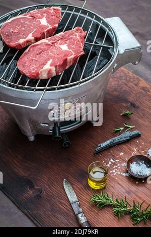 Steak barbecue sur un barbecue Banque D'Images