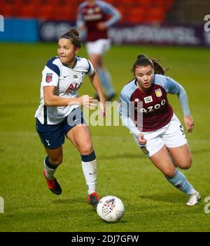 Barnett, Royaume-Uni. 13 décembre 2020. EDGWARE, ANGLETERRE - DÉCEMBRE 13: L-R Hannah Godfrey de Tottenham Hotspur Women et Jodie Hutton d'Aston Villa Dames FC pendant Barclays FA Women's Super League entre Tottenham Hotspur et Aston Villa Women au stade de Hive, Edgware, Royaume-Uni le 13 décembre 2020 Credit: Action Foto Sport/Alay Live News Banque D'Images