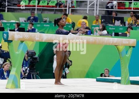 Simone Biles des États-Unis la superstar de l'équipe féminine de gymnastique des États-Unis qui a remporté l'épreuve de l'équipe féminine de gymnastique artistique à Rio Olympic Arena, Rio, Brésil, le 9 août 2016. Photo de Henri Szwarc/ABACAPRESS.COM Banque D'Images