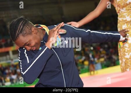 Médaille de bronze Audrey Tcheumeo au Judo féminin -78kgs tenu à Carioca Arena 2 pendant le jour 6 des Jeux Olympiques de Rio 2016 le 11 août 2016 à Rio de Janeiro, Brésil. Photo de Lionel Hahn/ABACAPRESS.COM Banque D'Images