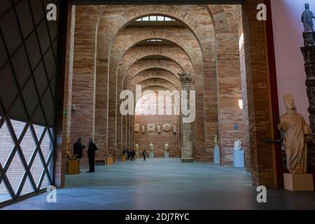 Merida, Espagne - Décembre 20th, 2017 : Musée National d'Art Romain à Mérida, Espagne conçu par Rafael Moneo. Hall principal Banque D'Images