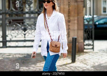 Street style, en arrivant au spectacle Randy Spring Summer 2017 qui s'est tenu à Andersen s , à Copenhague, Danemark, le 12 août 2016. Photo de Marie-Paola Bertrand-Hillion/ABACAPRESS.COM Banque D'Images