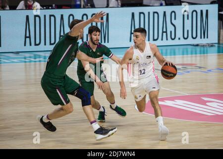 Madrid, Espagne. 13 décembre 2020. Carlos Alocalén lors de la victoire du Real Madrid sur Unicaja Málaga (91 - 84) en Ligue Endesa partie de saison régulière (jour 14) célébrée à Madrid, Espagne au Centre Wizink le 13 décembre 2020. (Photo de Juan Carlos García Mate/Pacific Press/Sipa USA) crédit: SIPA USA/Alay Live News Banque D'Images