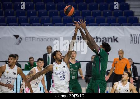 Madrid, Espagne. 13 décembre 2020. Deon Thompson lors de la victoire du Real Madrid sur Unicaja Málaga (91 - 84) en Ligue Endesa partie de saison régulière (jour 14) célébrée à Madrid, Espagne au Centre Wizink le 13 décembre 2020. (Photo de Juan Carlos García Mate/Pacific Press/Sipa USA) crédit: SIPA USA/Alay Live News Banque D'Images