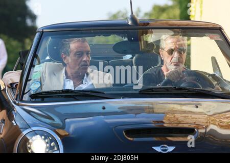 Mariage de Felix Gray et de Angela Andriyanova à la mairie de Ramatuelle en raison de leur présence de leur nom amis dont Patrick Bruel et Samy Naceri. 18 aout 2016. Photo par ABACAPRESS.COM Banque D'Images