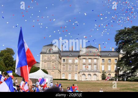 Atmosphère durant l'ancien Premier ministre français et candidat à la primaire du parti de droite les Républicains (LR) avant l'élection présidentielle de 2017, le rassemblement François Fillon à sable-sur-Sarthe, en France, le 28 août 2016. Photo de François Pauletto/ABACAPRESS.COM Banque D'Images