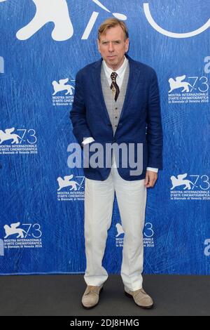 Timothy Spall participant au « Voyage » Photocall sur le Lido à Venise, Italie dans le cadre du 73e Mostra, Festival International du film de Venise, le 07 septembre 2016. Photo d'Aurore Marechal/ABACAPRESS.COM Banque D'Images