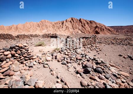 Vestiges de structures rocheuses à Tambo de Catarpe, Vallée de Catarpe dans le désert d'Atacama, Chili. Banque D'Images