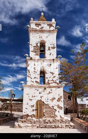 Une église datant des années 1750 dans le petit village de Toconao, province de San Pedro de Atacama, Chili. Banque D'Images