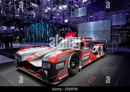 Atmosphère sur Audi Corner le premier jour de presse du salon de l'automobile de Paris au parc des expositions de la porte de Versailles à Paris, France, le 29 septembre 2016. Photo par Eliot Blondt/ABACAPRESS.COM Banque D'Images