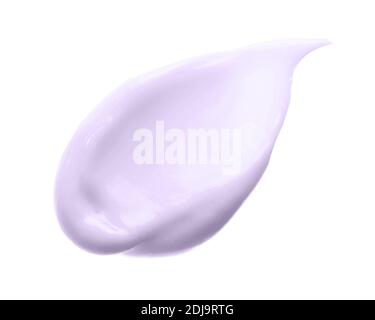 Crème cosmétique lilas, isolée sur blanc. Nuance de crème pour les mains anti-âge avec collagène. Crème de soin pour la peau mauve clair texture frottis cosmétique. Banque D'Images