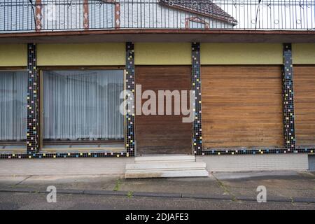 Maison de village typique à Fischbach BEI Dahn, Allemagne Banque D'Images