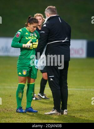 EDGWARE, ANGLETERRE - DÉCEMBRE 13: Lisa Wei§ d'Aston Villa Ladies FC pendant Barclays FA Women's Super League entre Tottenham Hotspur et Aston Villa W Banque D'Images