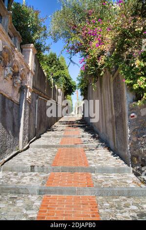 un chemin pavé quelque part en italie Banque D'Images