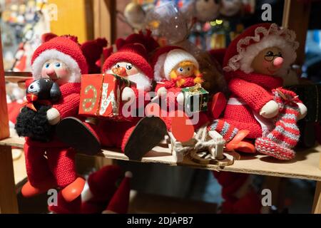 Décoration d'orf de Noël. Souvenirs ou cadeaux faits main. Traditions de vacances en Europe du Nord. Banque D'Images