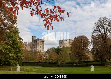 La Tour Bevis du XIIIe siècle et la motte normande d'origine de 20 mètres de haut, surmontée par le Keep du XIIe siècle, le château d'Arundel, West Sussex, Angleterre, Royaume-Uni Banque D'Images