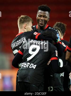 Torjubel : Daley Sinkgraven (Leverkusen), Edmond Tapsoba (Leverkusen), Leon Patrick Bailey (Leverkusen) Bayer Leverkusen - 1899 Hoffenheim 13.12.2020, Banque D'Images