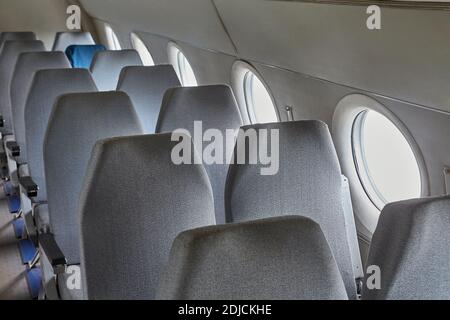 Sièges anciens intérieurs de l'avion Banque D'Images