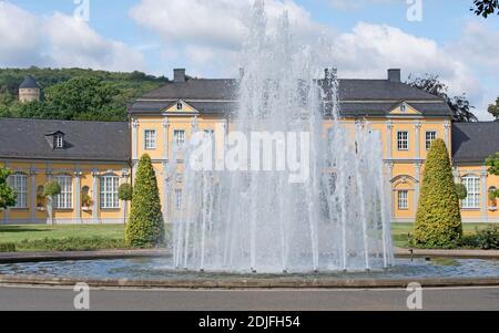 Vue partielle sur l'orangerie avec fontaine à Gera, Allemagne Banque D'Images