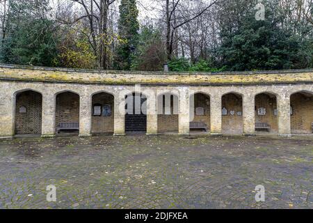 Londres/Royaume-Uni. 12.2.20. La partie ouest atmosphérique du cimetière Highgate dans le nord de Londres Banque D'Images