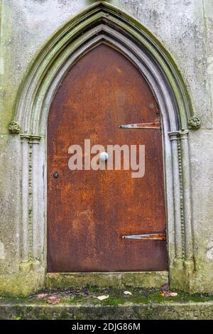 London/UK. 12.2.20. An old crypt door in the atmospheric western part of Highgate Cemetery in north London Stock Photo