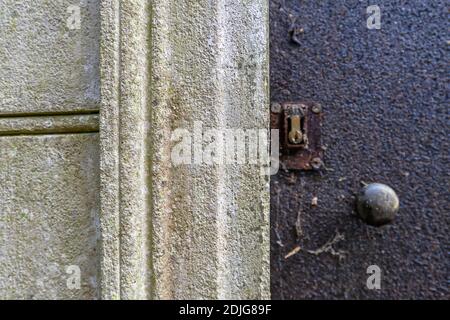 London/UK. 12.2.20. An old crypt door in the atmospheric western part of Highgate Cemetery in north London Stock Photo