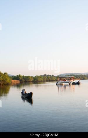 Charpora, Goa, Inde - novembre 7 2020 : vue sur le paysage et les intérieurs depuis une conduite en bateau à Charpora Goa. Tourisme exotique à Goa. Banque D'Images