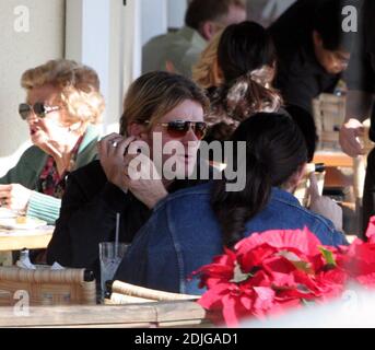 Exclusif !! Le guitariste culte Billy Duffy a un déjeuner au Cafe Med à West Hollywood, Californie. 1/5/06 [[rac]] Banque D'Images