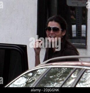 Exclusif !! Angie Harmon shopping sur Melrose Avenue à Los Angeles, CA. 1/25/06 Banque D'Images