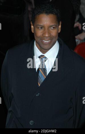 Inside Man World first, Ziegfeld Theatre - New York, NY. Parmi les célébrités qui y assistaient, mentionnons Darryl Mitchell, Cassandra Freeman, Jodie Foster, James Ransone, Kim Director, Wesley Snipes, Brian Grazer, Clive Owen, Lynn Whitfield, Spike Lee Willem Dafoe et Denzel Washington. 3/20/06 Banque D'Images