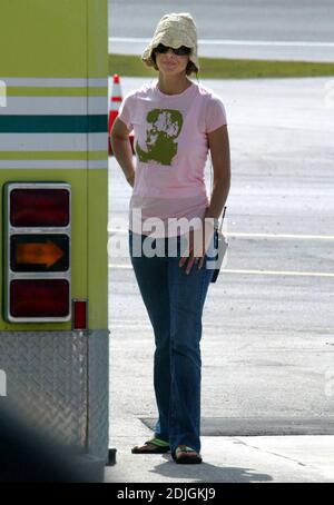 Ashley Judd rejoint le mari Dario Franchitti, pilote de course écossais, au Toyota Indy 300, Homestead Speedway, Miami, FL, 3/25/06 Byline et/ou le lien d'utilisation web doivent lire Banque D'Images