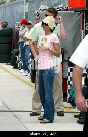 Ashley Judd rejoint le mari Dario Franchitti, pilote de course écossais, au Toyota Indy 300, Homestead Speedway, Miami, FL, 3/25/06 Byline et/ou le lien d'utilisation web doivent lire Banque D'Images