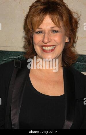 New York première de TOUS À BORD! LA CROISIÈRE FAMILIALE DE ROSIE au théâtre HBO, New York, NY. Les participants comprenaient Edie Falco, Danny et Charlie Paragian Family, Joy Behar, Rosie et Kelly ODonnell, Linda Dano, Barbara Walters, Elaine Stritch, Sharon Gless, Amanda Bearse et Sandy Duncan. 3/28/06 Banque D'Images