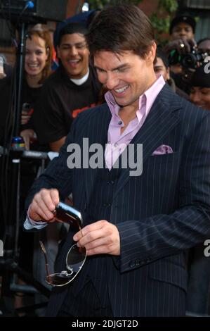 BET's 106 et Park Taping at Magic Johnson Theatres - New York, NY. Les participants comprenaient Tom Cruise, Lawrence Fishburne, Kanye West, Latanya Richardson et Michelle Monaghan. 5/3/06 Banque D'Images