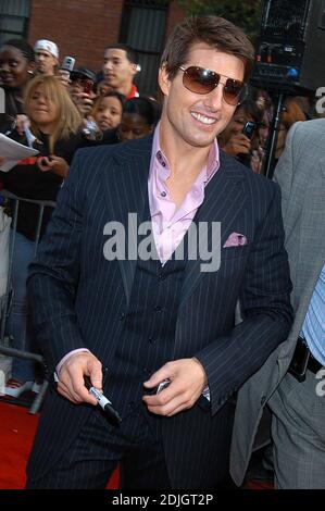 BET's 106 et Park Taping at Magic Johnson Theatres - New York, NY. Les participants comprenaient Tom Cruise, Lawrence Fishburne, Kanye West, Latanya Richardson et Michelle Monaghan. 5/3/06 Banque D'Images