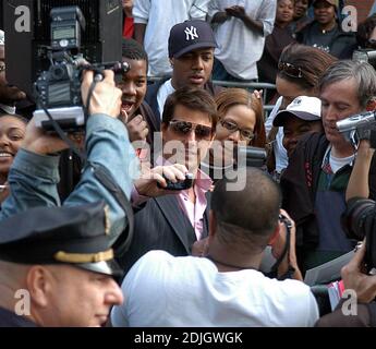 BET's 106 et Park Taping at Magic Johnson Theatres - New York, NY. Les participants comprenaient Tom Cruise, Lawrence Fishburne, Kanye West, Latanya Richardson et Michelle Monaghan. 5/3/06 Banque D'Images