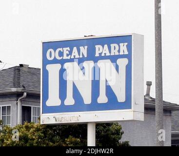 L'Ocean Park Inn de Santa Monica, vers la Californie, où Daniel Baldwin a été arrêté le 22 avril pour enquête sur la possession de cocaïne. Selon les autorités, l'acteur ne sera pas accusé de crimes. Après avoir examiné l'affaire, le bureau du procureur de district du comté de Los Angeles a renvoyé l'affaire au bureau du procureur de la ville de Santa Monica pour examen des accusations de conduite abusive à la suite de l'arrestation au cours de laquelle une petite quantité de cocaïne et de drogue paraphernalia ont été trouvés dans la chambre du motel. 4/29/06 Banque D'Images