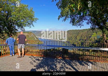 Vue depuis le rocher de Loreley jusqu'à la vallée du Rhin près de Saint Goarshausen, Rhénanie-Palatinat, Allemagne Banque D'Images