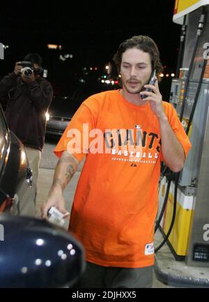 Kevin Federline quitte une station-service après avoir acheté des cigarettes 4/14/05 [[cad]] Banque D'Images