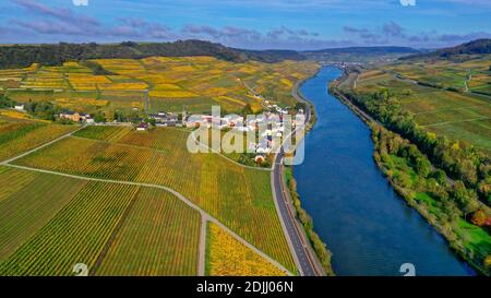 Village viticole Ahn sur la Moselle, canton de Grevenmacher, Grand-Duché de Luxembourg Banque D'Images