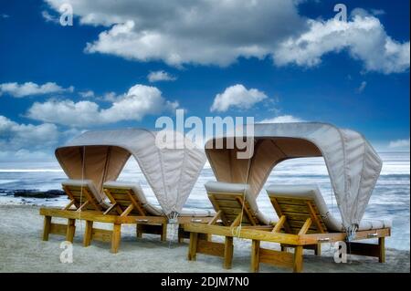 Chaises de plage à l'hôtel Four Seasons. New York, la grande île. Banque D'Images