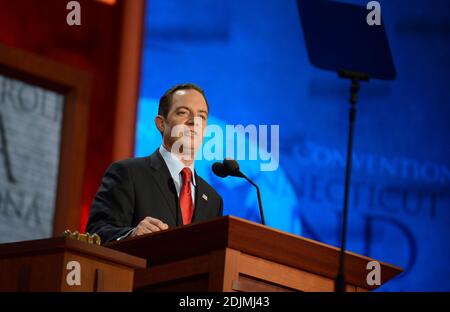 Photo du dossier - Reince Priebus, Président de la RNC à la Convention nationale républicaine de 2012 au Tampa Bay Times Forum à Tampa, États-Unis, le mardi 28 août 2012. LE président américain élu Donald Trump a attribué un rôle clé dans sa prochaine équipe à Reince Priebus, président du Comité national républicain (RNC), qui sera son chef de cabinet. Dans ce rôle, il donnera le ton à la nouvelle Maison Blanche et agira comme un conduit au Congrès et au gouvernement. Photo de Douliery-Hahn/ABACAPRESS.COM Banque D'Images