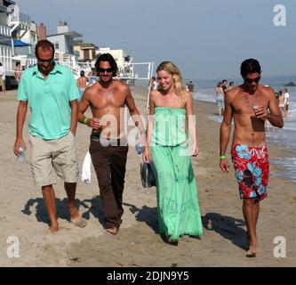 Ashley Scott à une fête sur la plage à Malibu, ca. 7/22/06 Banque D'Images