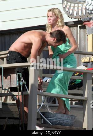 Ashley Scott à une fête sur la plage à Malibu, ca. 7/22/06 Banque D'Images