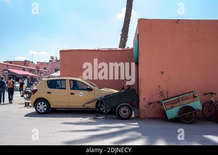 Marrakech, Morroco, Afrique - 30 avril 2019 : en attente de se rendre au travail Banque D'Images