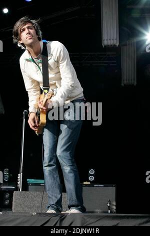 Keith Murray , guitare et chant de nous sommes des scientifiques jouant au Chelmsford V Festival 2006 Banque D'Images