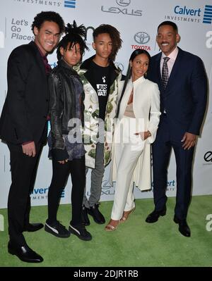 Trey Smith, Willow Smith, Jaden Smith, Jada Pinkett Smith et Will Smith assistent aux 26e EMA Awards annuels aux studios Warner Bros. Le 22 octobre 2016 à Burbank, Los Angeles, CA, États-Unis. Photo de Lionel Hahn/ABACAPRESS.COM Banque D'Images