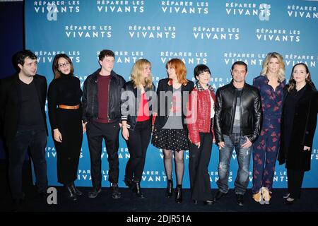 Emmanuelle Seigner, Finnegan Oldfield, Katell Quillevere, Anne Dorval, Kool Shen, Alice Taglioni et Dominique blanc assistent à la première du film Reparer les vivants a l'UGC Normandie a Paris, France le 24 octobre 2016. Photo d'Aurore Marechal/ABACAPRESS.COM Banque D'Images