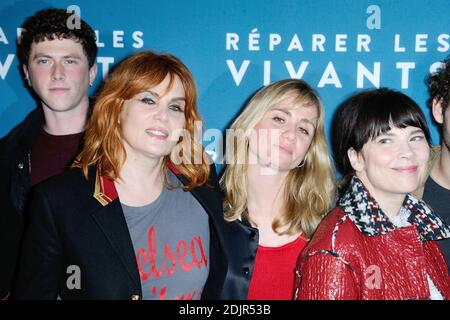 Finnegan Oldfield, Emmanuelle Seigner, Katell Quillevere et Anne Dorval assistent à la première du film Reparer les vivants a l'UGC Normandie a Paris, France le 24 octobre 2016. Photo d'Aurore Marechal/ABACAPRESS.COM Banque D'Images