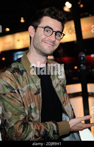 Cyprien (YouTuber) participant à l'ouverture de la semaine des Jeux de Paris à la porte de Versailles, Paris, France, le 26 octobre 2016. Photo d'Aurore Marechal/ABACAPRESS.COM Banque D'Images